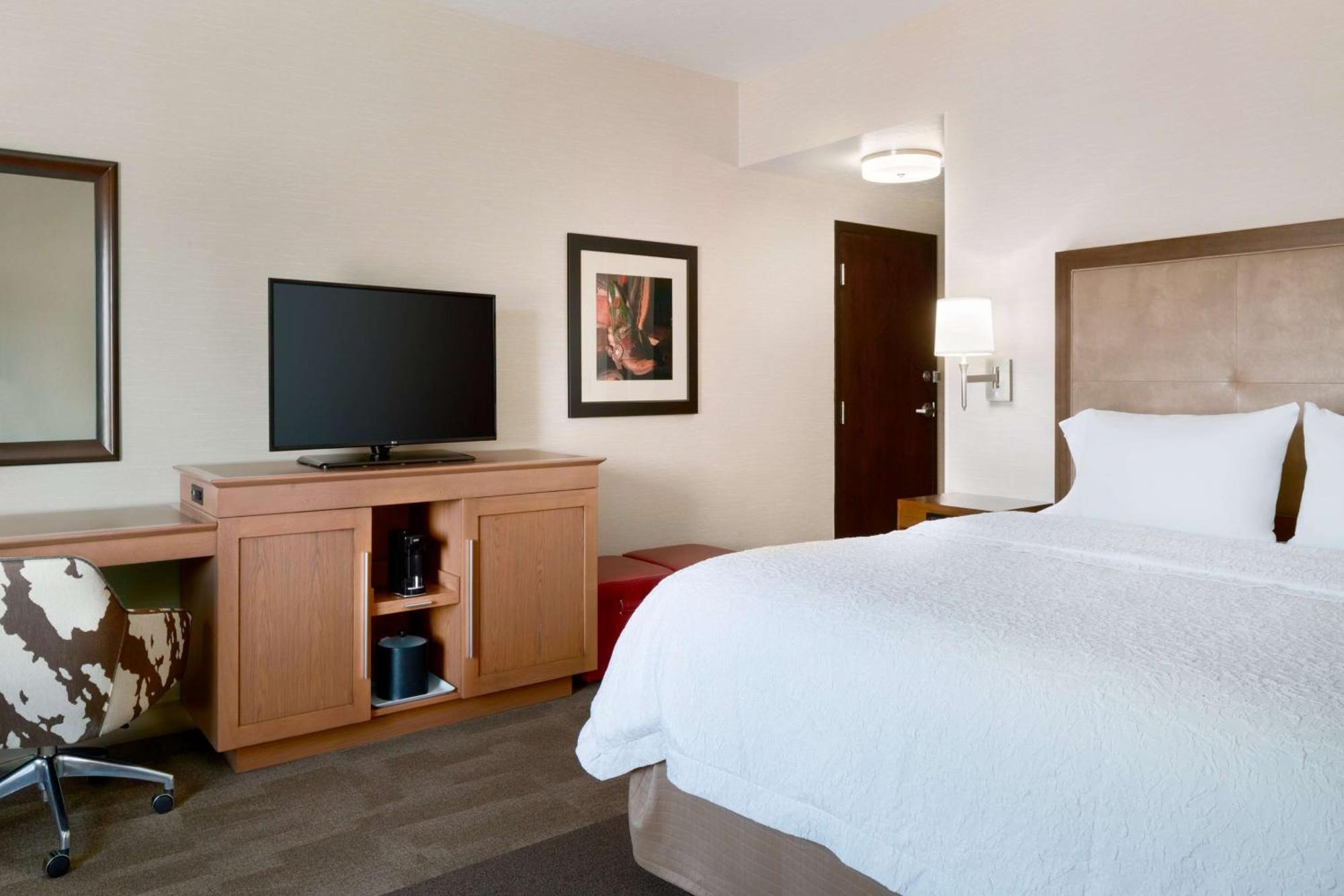 Hampton Inn Кейнаб Екстериор снимка